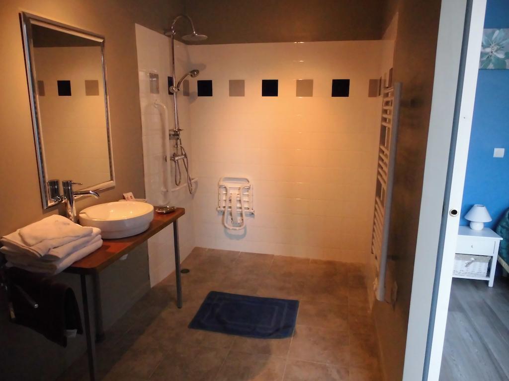La Demeure Avesnoise Bed & Breakfast Wignehies Room photo